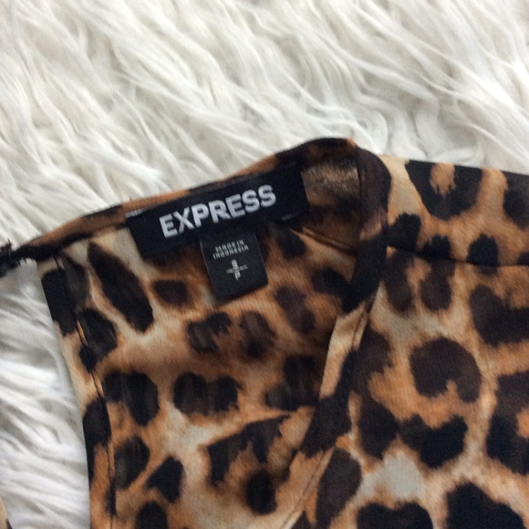 NWOT Express Leopard Pleated Chiffon Top - Picture 7 of 8